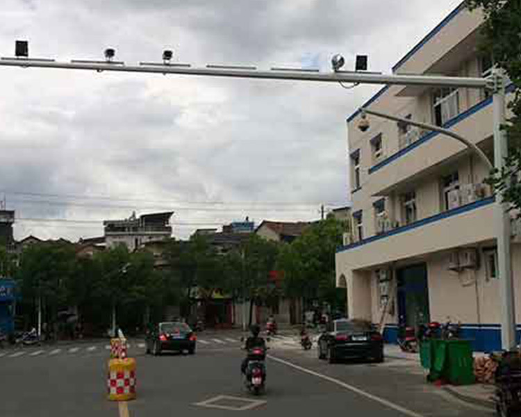 鑫雨杭電器設(shè)備公司為您分享，太原道路監(jiān)控桿除銹的方法？